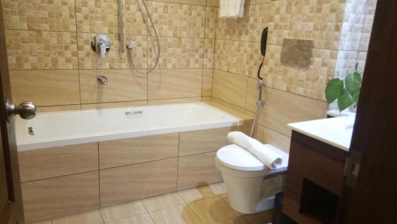 Hotel Karthika Park Kazhakuttam Extérieur photo